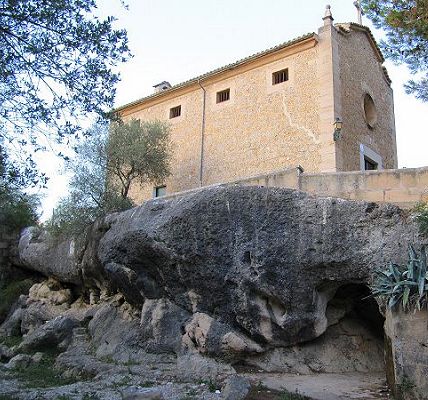 Lloseta cave